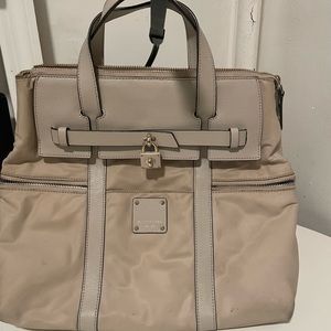 Henri bendel large Jet setter bag in beige Without strap.